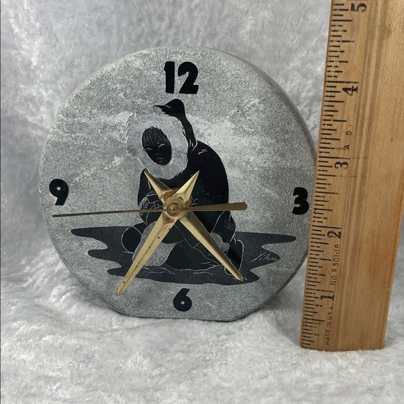 Handcrafted Inuit Soapstone Clock - Picture 5 of 6